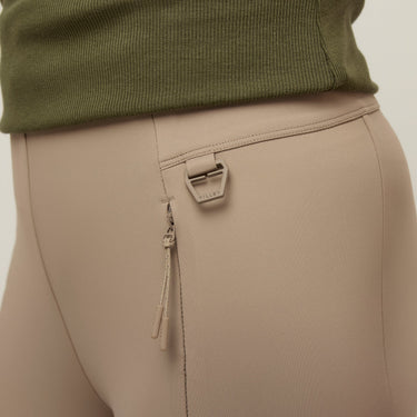 #colour_taupe